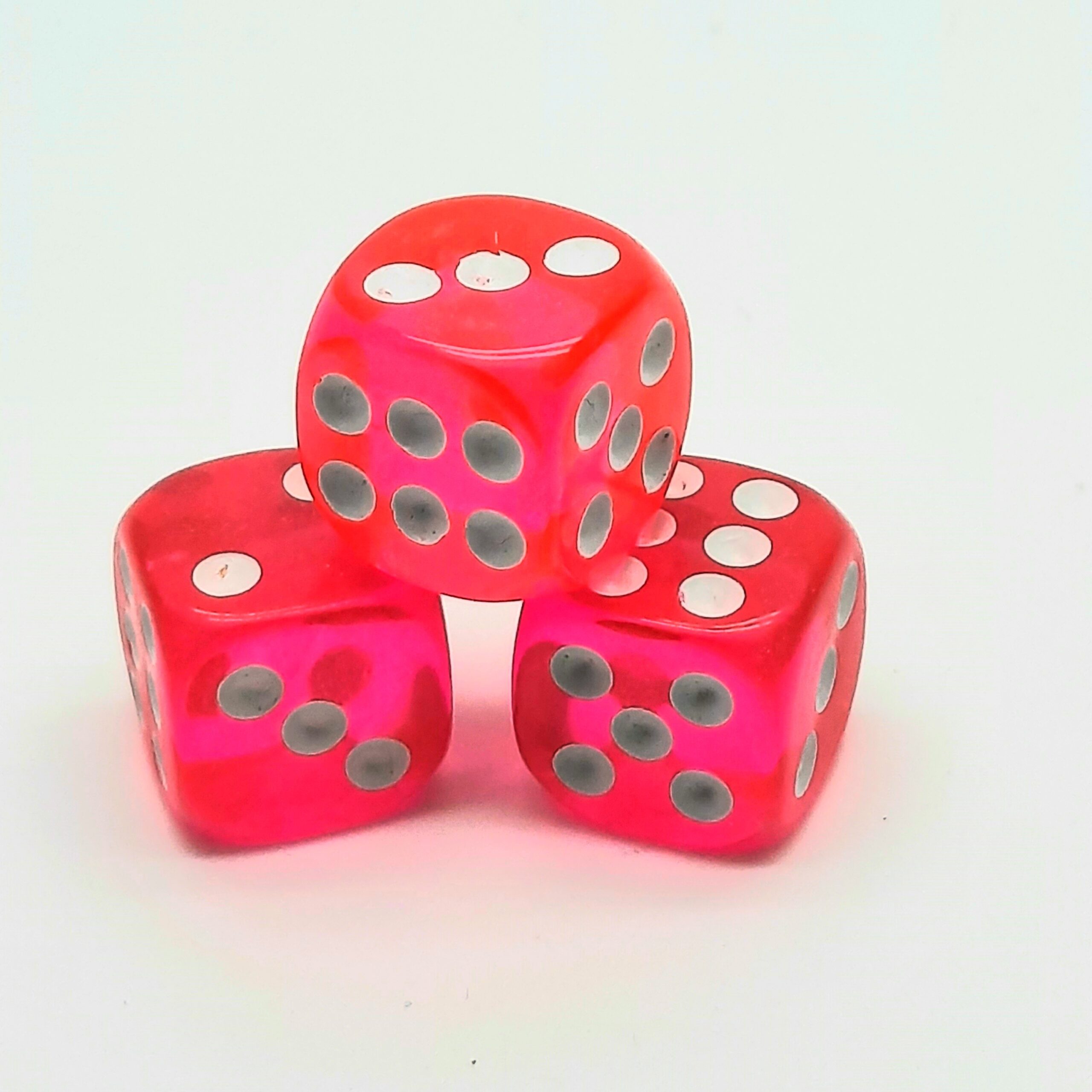 Dé translucide de couleur